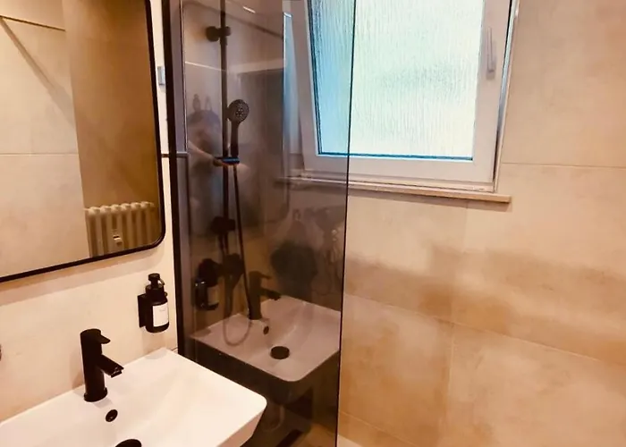 Apartment Genter Base - Self Check-in, Smart-tv, Balkon