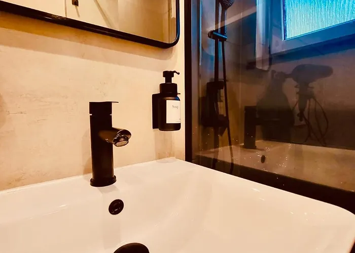 Genter Base - Self Check-in, Smart-tv, Balkon *